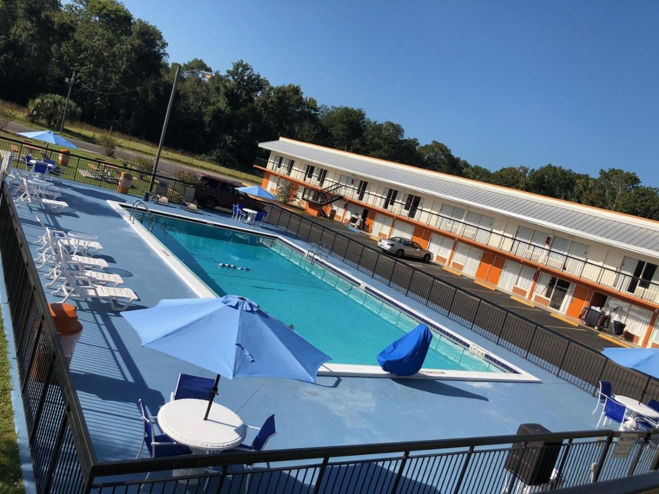 Days Inn By Wyndham Wildwood I-75 Exterior photo